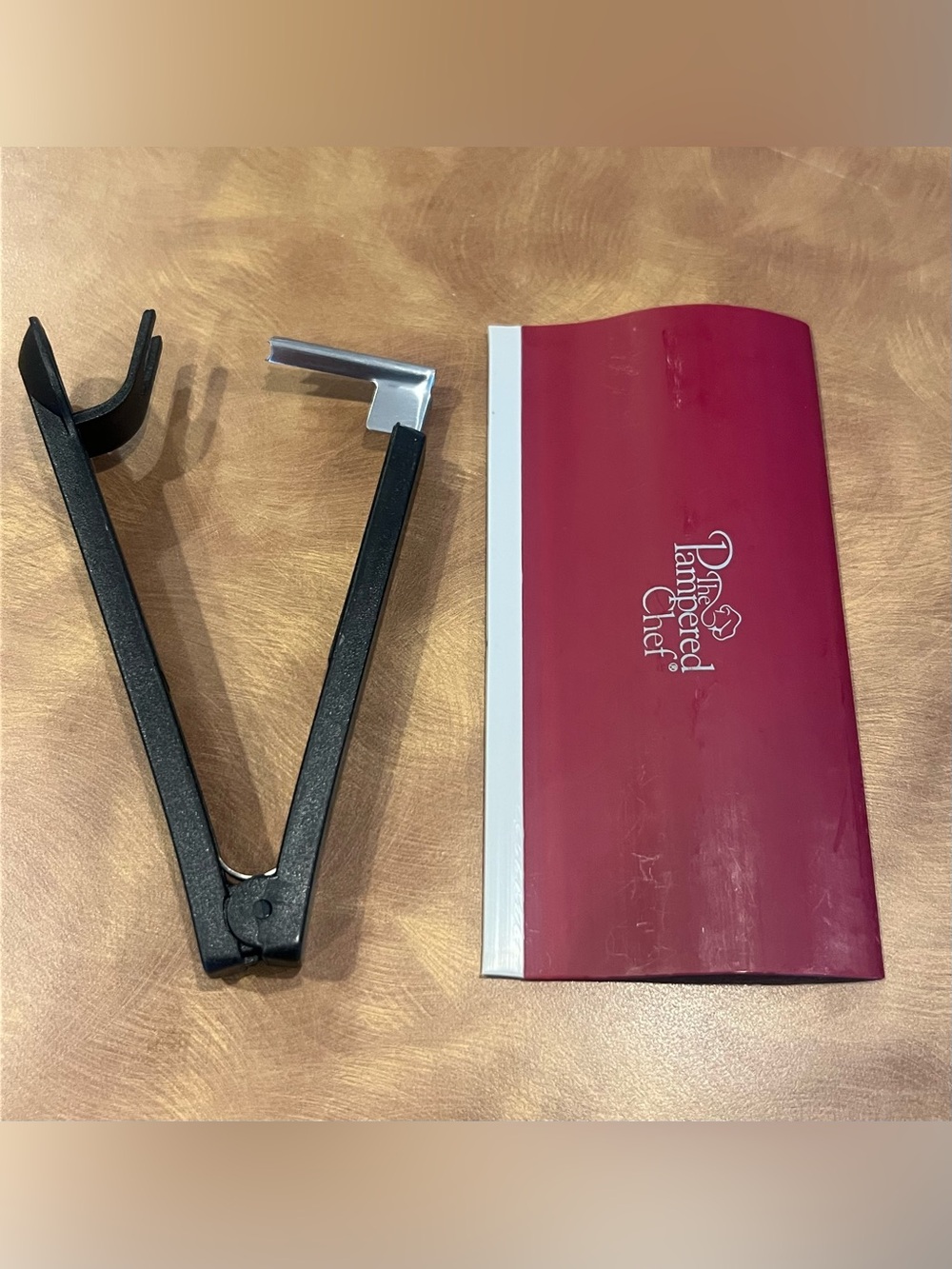 The Pampered Chef Kitchen Scraper & cherry /Olive Pitter, Used